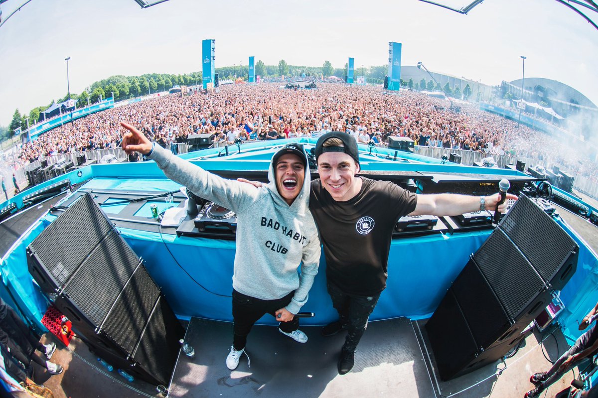 HARDWELL's tweet image. .@theflyingdutch Rotterdam in full effect with @LilKleine