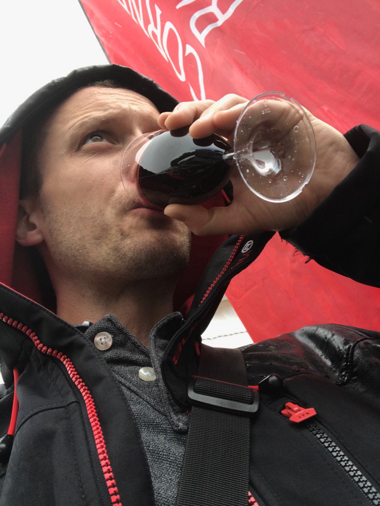 Si_Tasker's tweet image. Rain never stops play 🍷