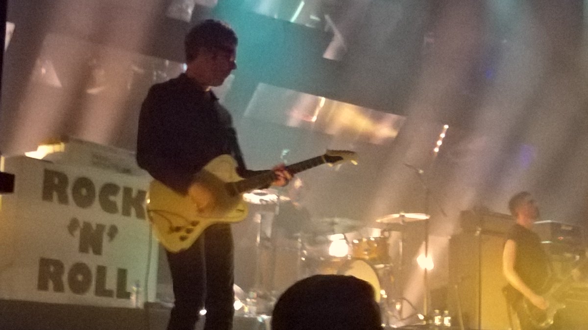 Joladella's tweet photo. #jaymehler #LiamGallagher #dublin https://t.co/sYzchHik6w
