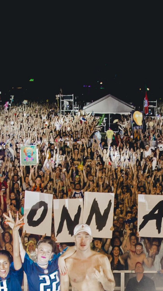 Adan040's tweet image. Peep me in the crowd