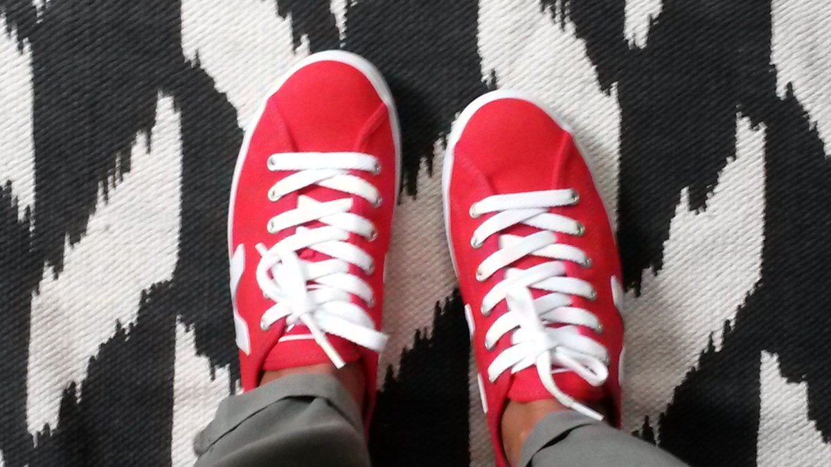 lwindi's tweet image. It's tricky to find sweet sneakers that are sustainably made but Veja has the answer. #veja #ethincalfashion 
lwindi.com