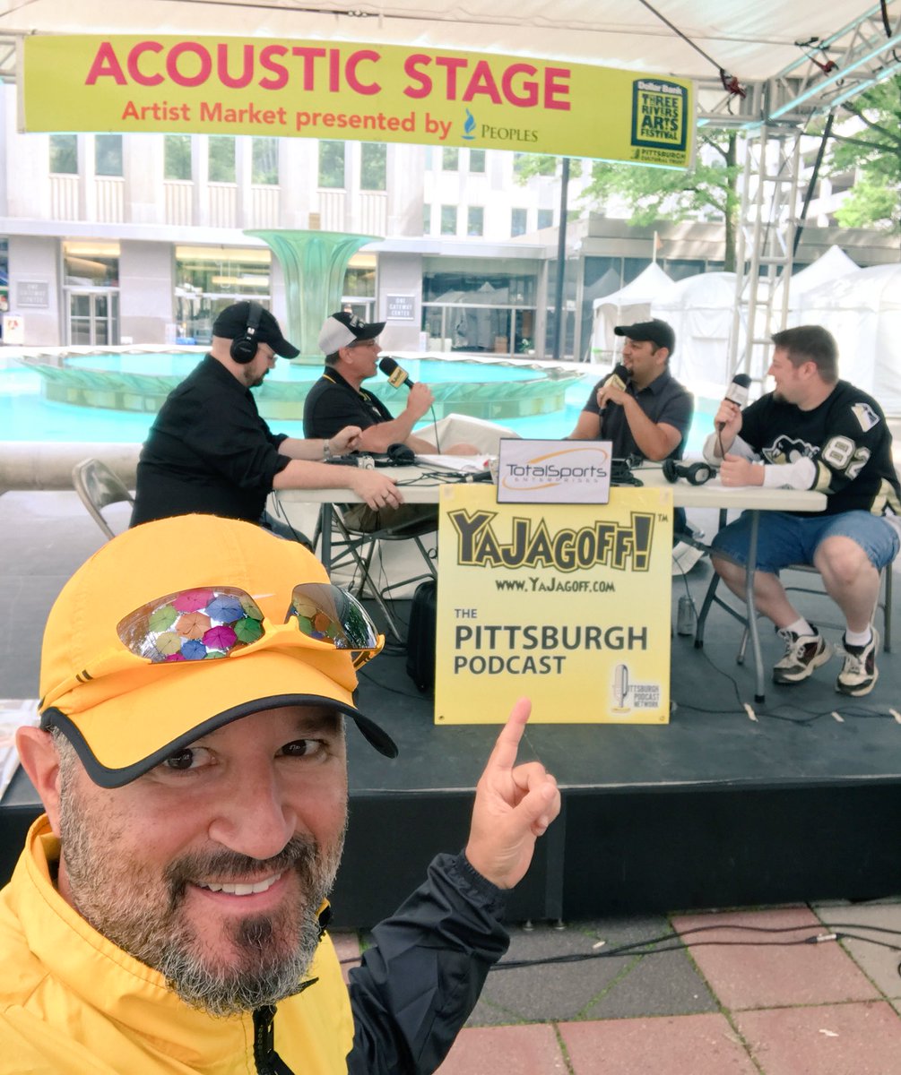 bigbenzaburgh's tweet photo. Fun day #TRAF17 
@3RiversArtsFest with @goflyhelo @YaJagoff @douglasderda @PGHPodcast #gotpgh #Pittsburgh 🎤 🚁🛵🏌🏼💥 https://t.co/3URrA4PLOy