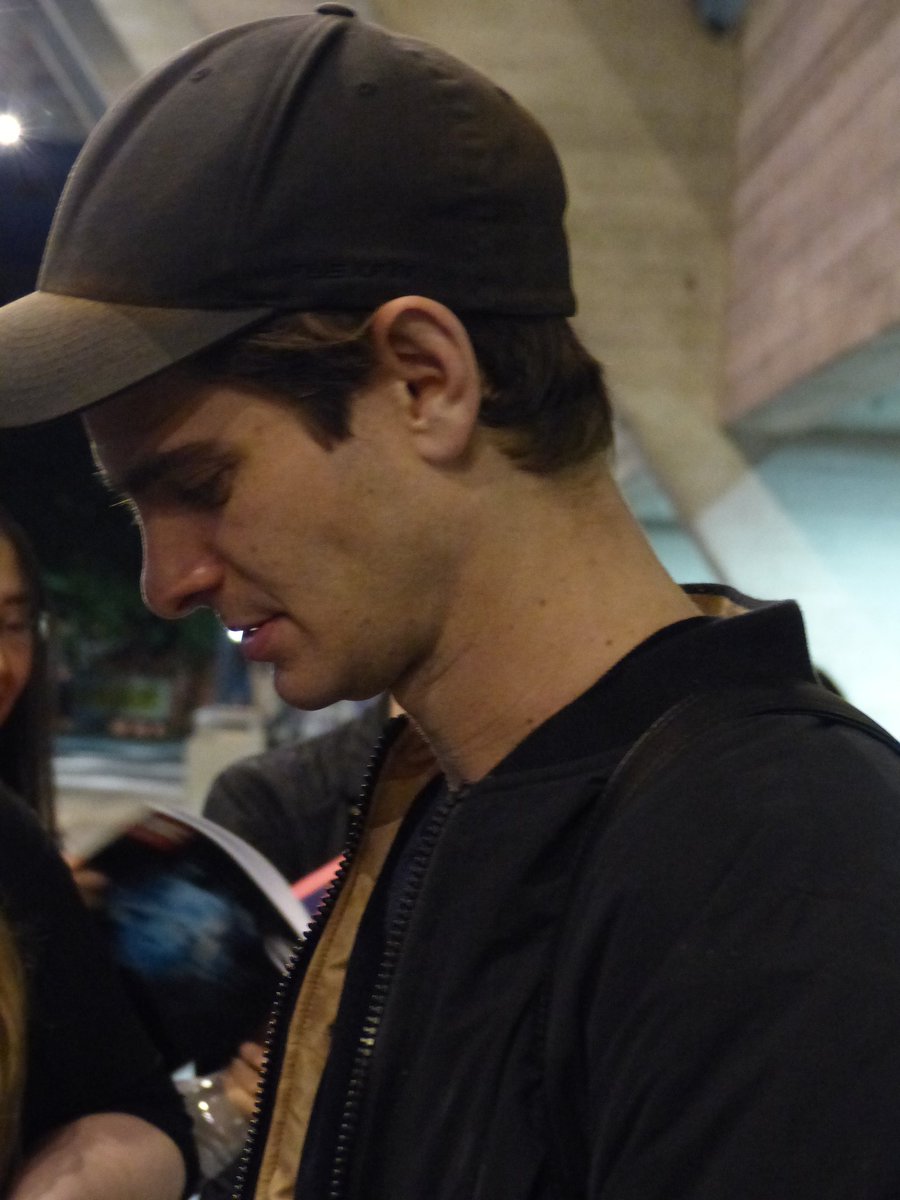 SingingLehrerin's tweet photo. #andrewgarfield said he was sick, so no selfies. Going through 8 hrs of intense #angelsinamerica while sick! Respect https://t.co/qrTaRe7qWX