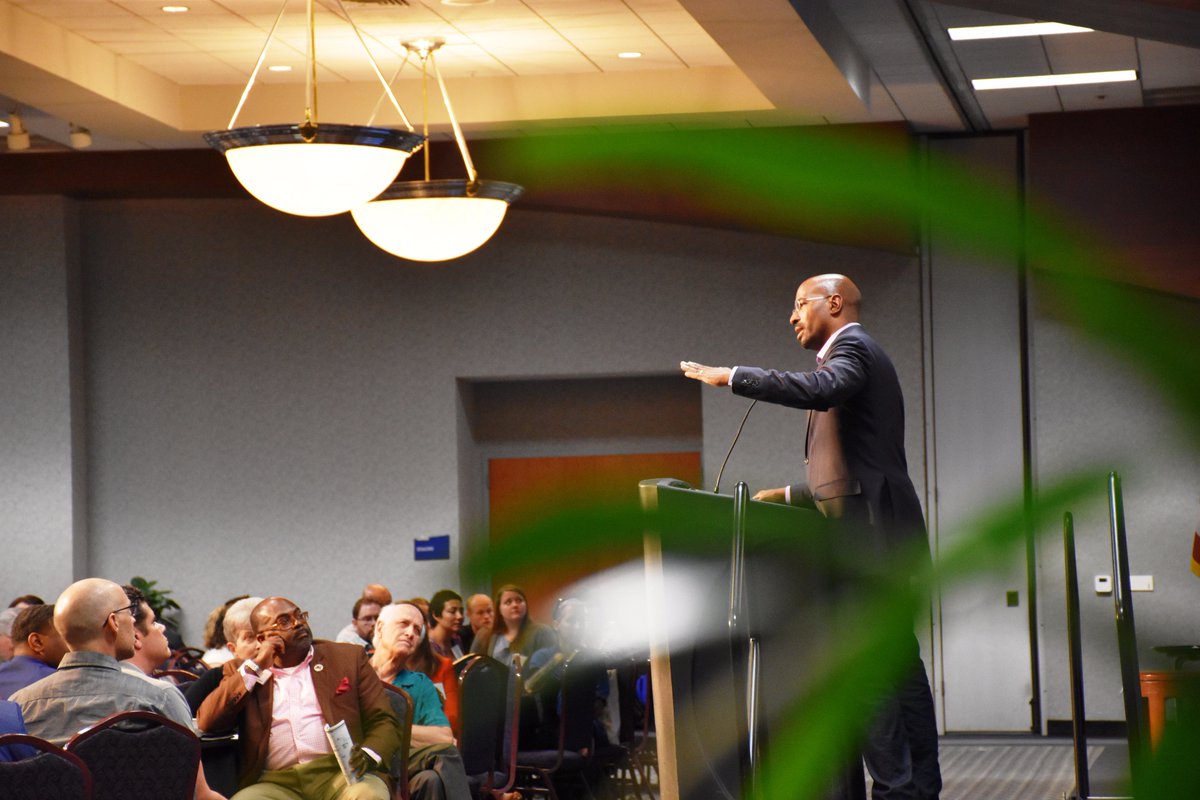 CityOfCincy's tweet photo. Thank you to Van Jones (@VanJones68) for serving as keynote speaker, a panel moderator at #MRSS2017. Learn more: https://t.co/saFCGxuwHD https://t.co/xGgvFD0GXr