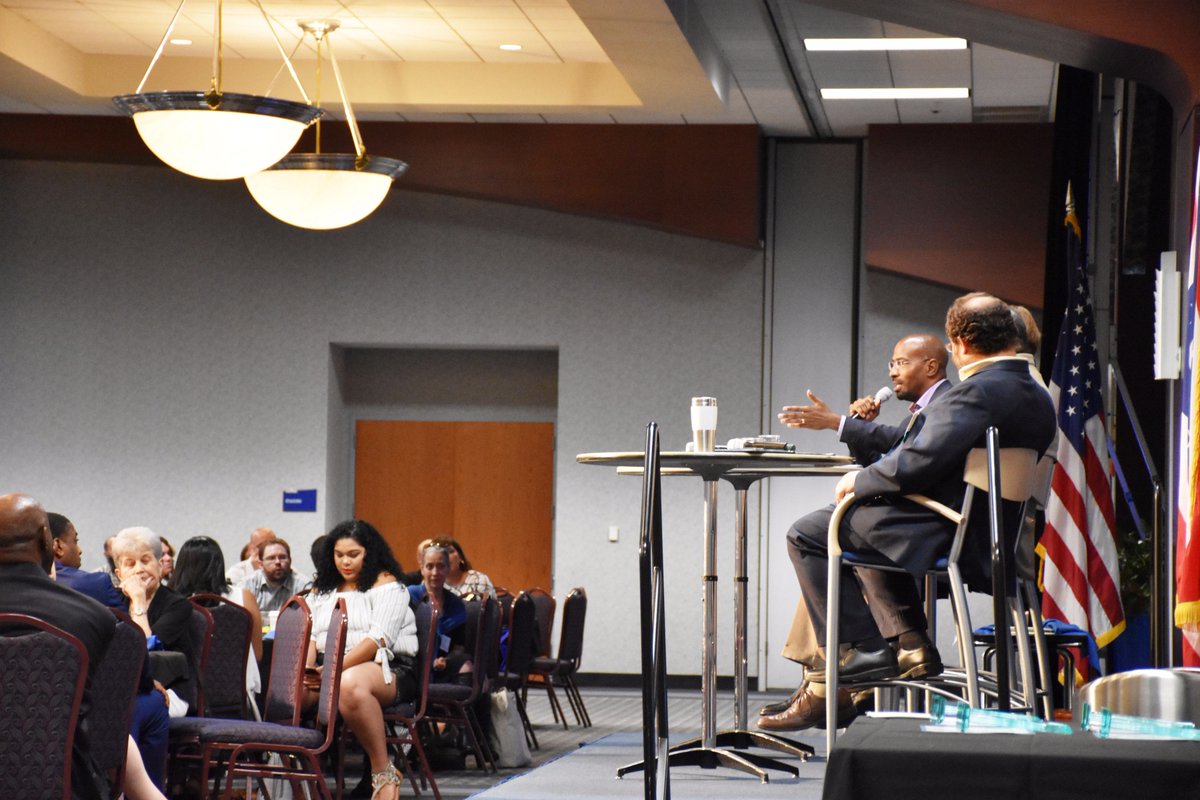 CityOfCincy's tweet photo. Thank you to Van Jones (@VanJones68) for serving as keynote speaker, a panel moderator at #MRSS2017. Learn more: https://t.co/saFCGxuwHD https://t.co/xGgvFD0GXr