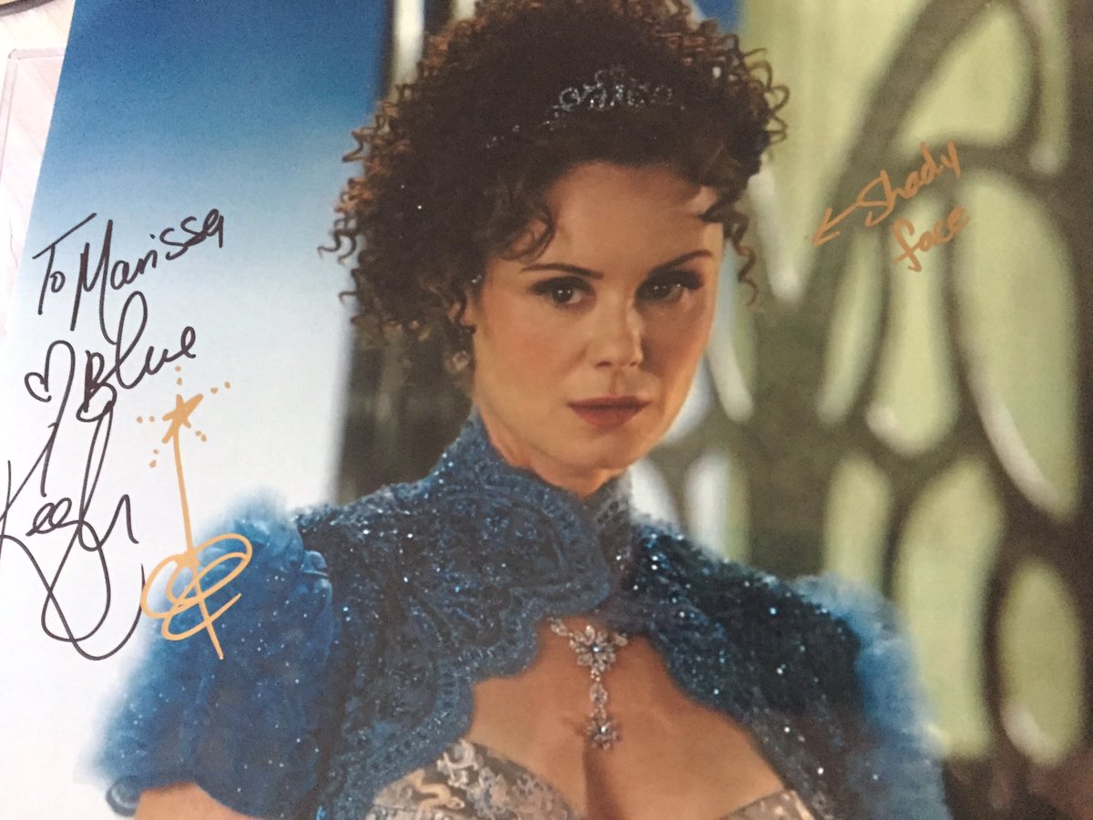 MariskasMyMuse's tweet photo. Love that @keegolicious embraces the #ShadyBlue ππ So lovely meeting you Keegan! You are amazing! thank you so much for today!! #OUATCHI https://t.co/76zXG0DetE