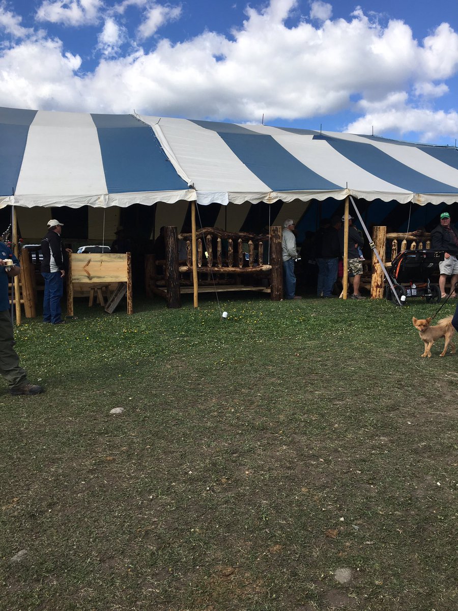 Nice day in eureka at Amish auction