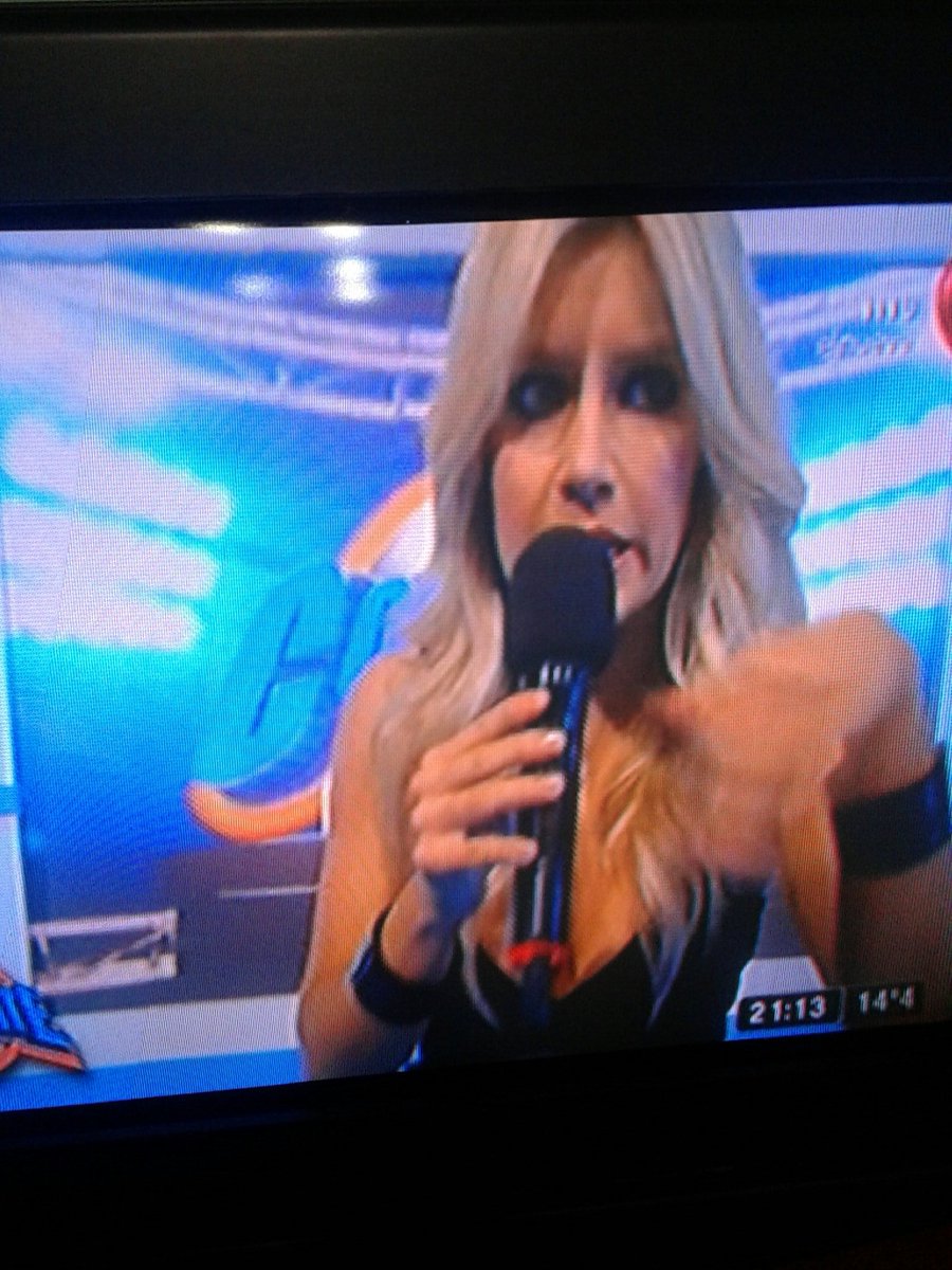 geor_romano's tweet photo. Hermosa lauu en #conbate @laufer4 💕👌👍 https://t.co/YLrA1714DO