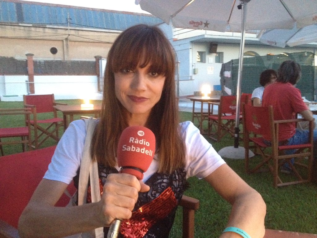 RadioSabadell's tweet photo. . @LaBienQuerida "No tienes el estrés de los festivales Grandes" Hem entrevistat la cantant abans de la seva actuació a l' #embassat17 https://t.co/nCVLOOtWqy