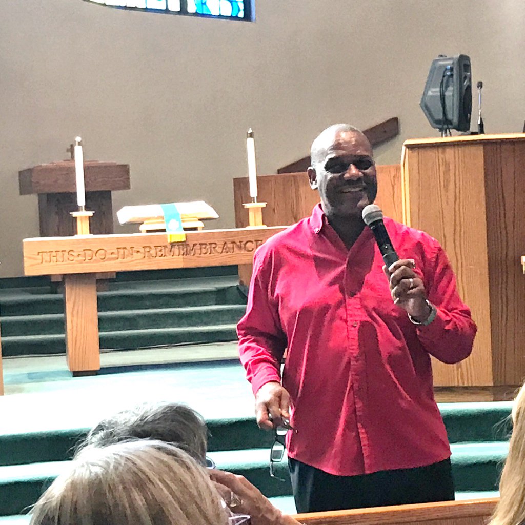 indivisibleden's tweet photo. Rev. Dr. Timothy Tyler: There is no contradiction between being a person of faith and being part of the #Resistance. #ResistForwardSummit https://t.co/3KzgdBW6wA