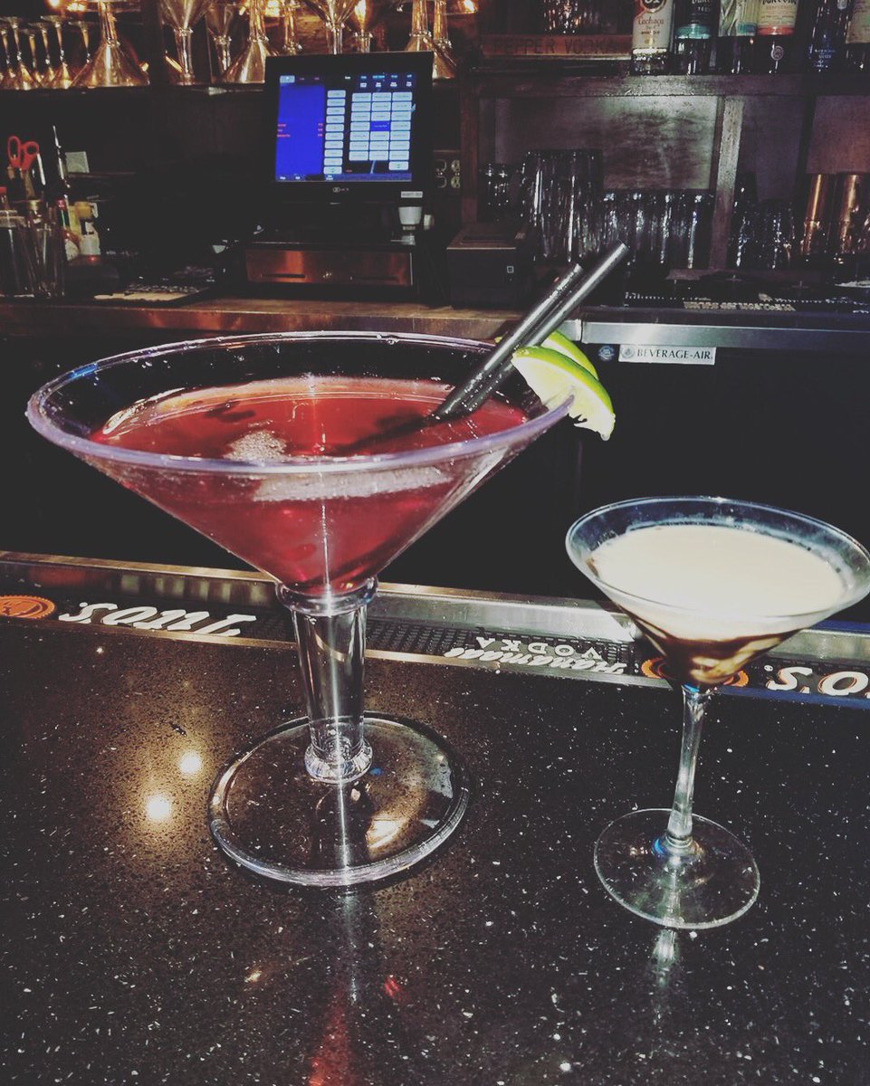 TheLocal109's tweet image. GIANT martinis are back for ONLY $10 as well as $3 double wells all night long! DJ OAKTIE live on decks 2night