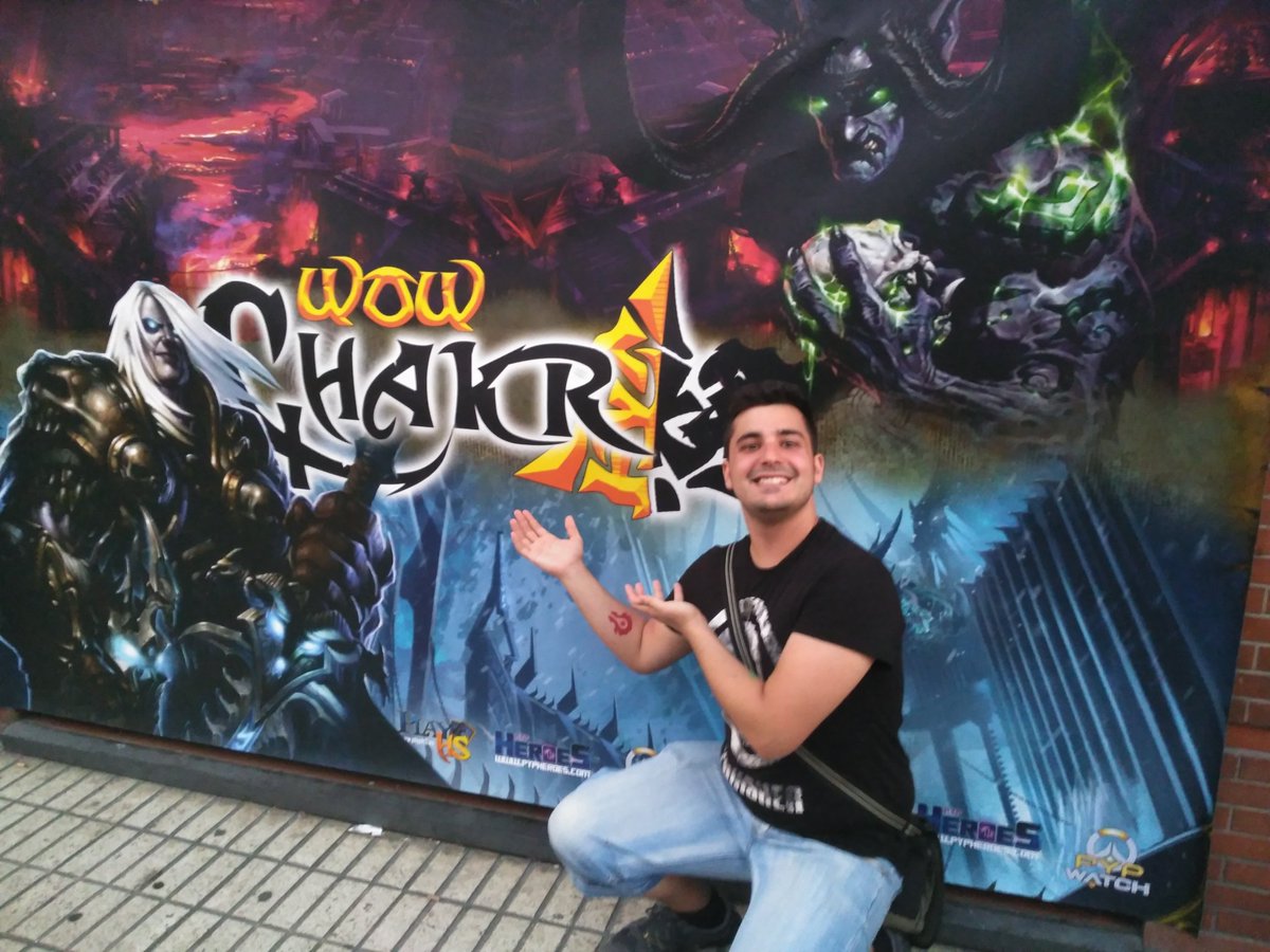Nert91's tweet photo. Gran evento el #5AniversarioWowChakra . Gracias @WowChakra me lo estoy pasando genial. 😄😄 https://t.co/dvS8CzjJts