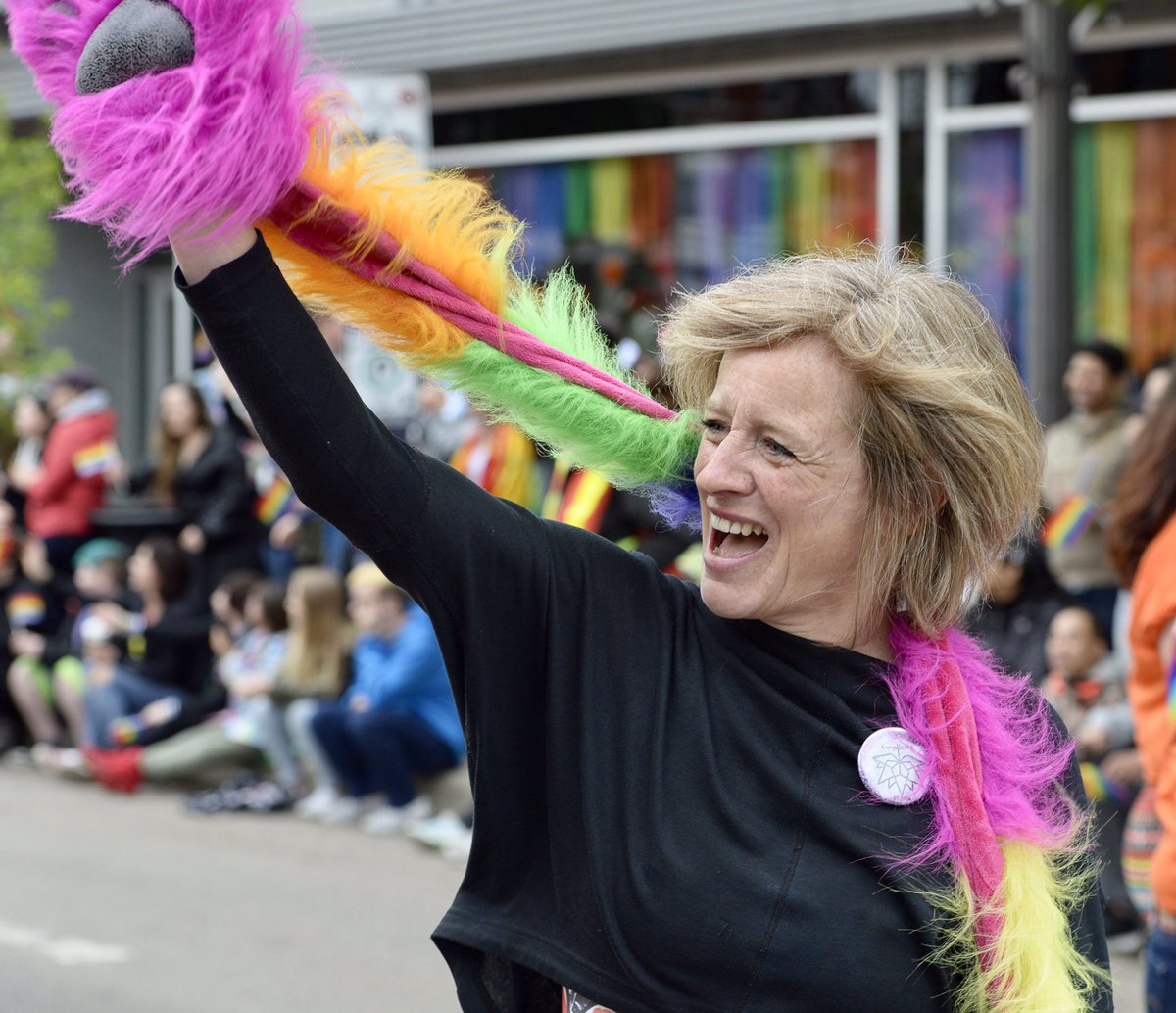RachelNotley's tweet photo. Happy Pride! Let's foster an inclusive Alberta where everyone is valued and free to love who they love &amp; be exactly who they are. #yegpride https://t.co/dDRz44v09S