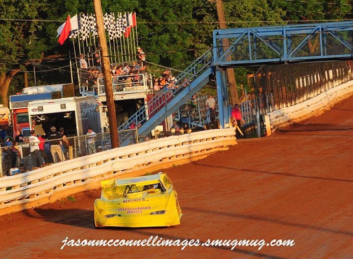 Jason_T_McC's tweet photo. Super Lates last night @WilliamsGrove @AppMtnspdwk #thegrove @JeffRine2J @eckert24 #Lupfer #4wide https://t.co/dnfCvCjKDF