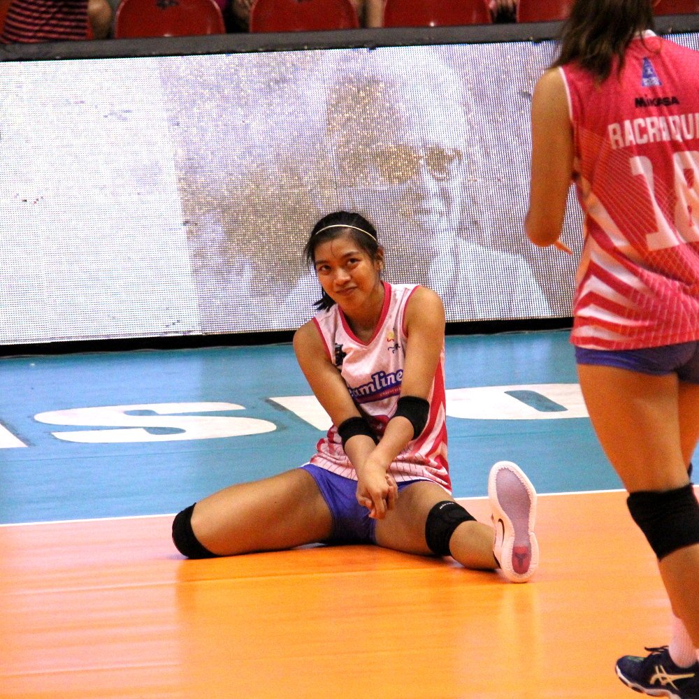 DaytimeView's tweet photo. #PVLonABSCBN Creamline vs Power Smashers - PVL Volleyball https://t.co/dI8Bw6ybmf #CreamlineCoolSmashers #PowerSmashers @AlyssaValdez2 https://t.co/JfO5Fp5m9N