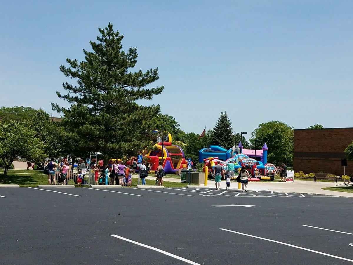 marion_police's tweet photo. Great day @OSUMarion for KidsJam event thanks to Ohio Neck and Back Pain Relief. #PositiveMPACT #MarionMade https://t.co/pRX6rwHsIs