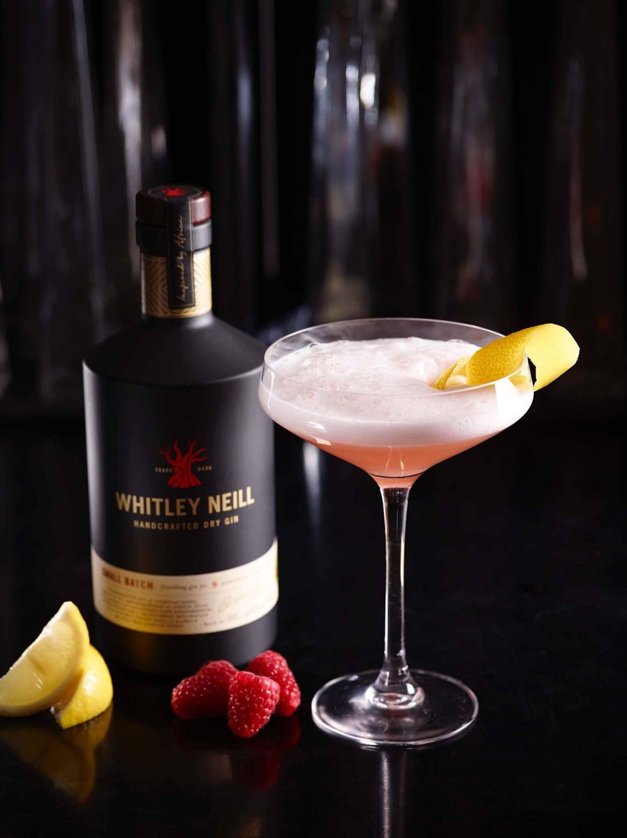 SjRossWrites's tweet photo. Gin lovers behold. Happy world gin day 😘
#gin #ginlovers #gincraft #cocktails #crafteddrinks #chinchin https://t.co/0z20AYe3p5