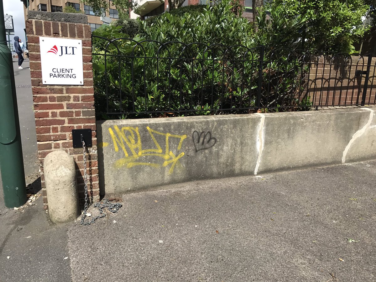 HedgeProDorset's tweet photo. #Graffiti team working in #Bournemouth town centre this week #Dorset https://t.co/eJuQItBvaG