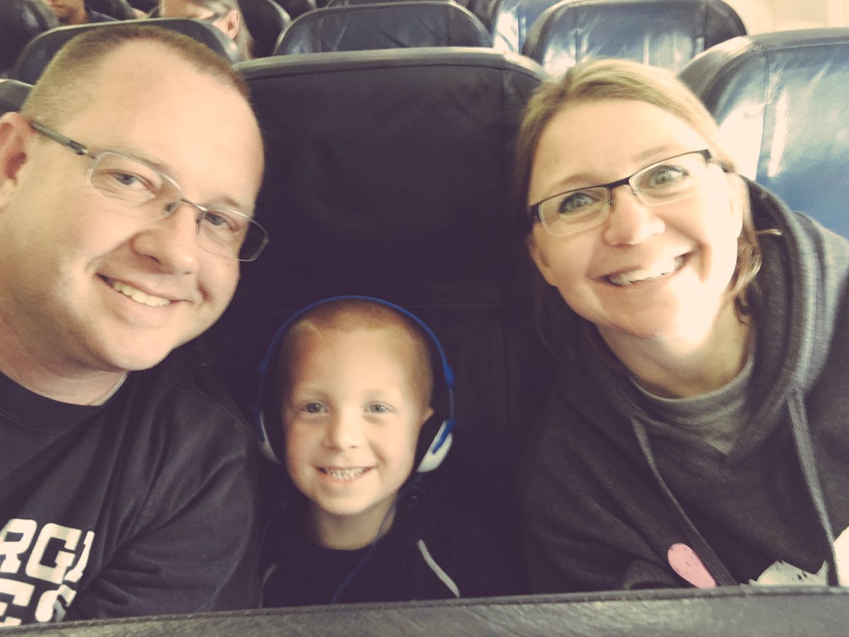 lizdrahota's tweet photo. Good-bye San Diego! #BacktoMN https://t.co/xQOqx6weuO