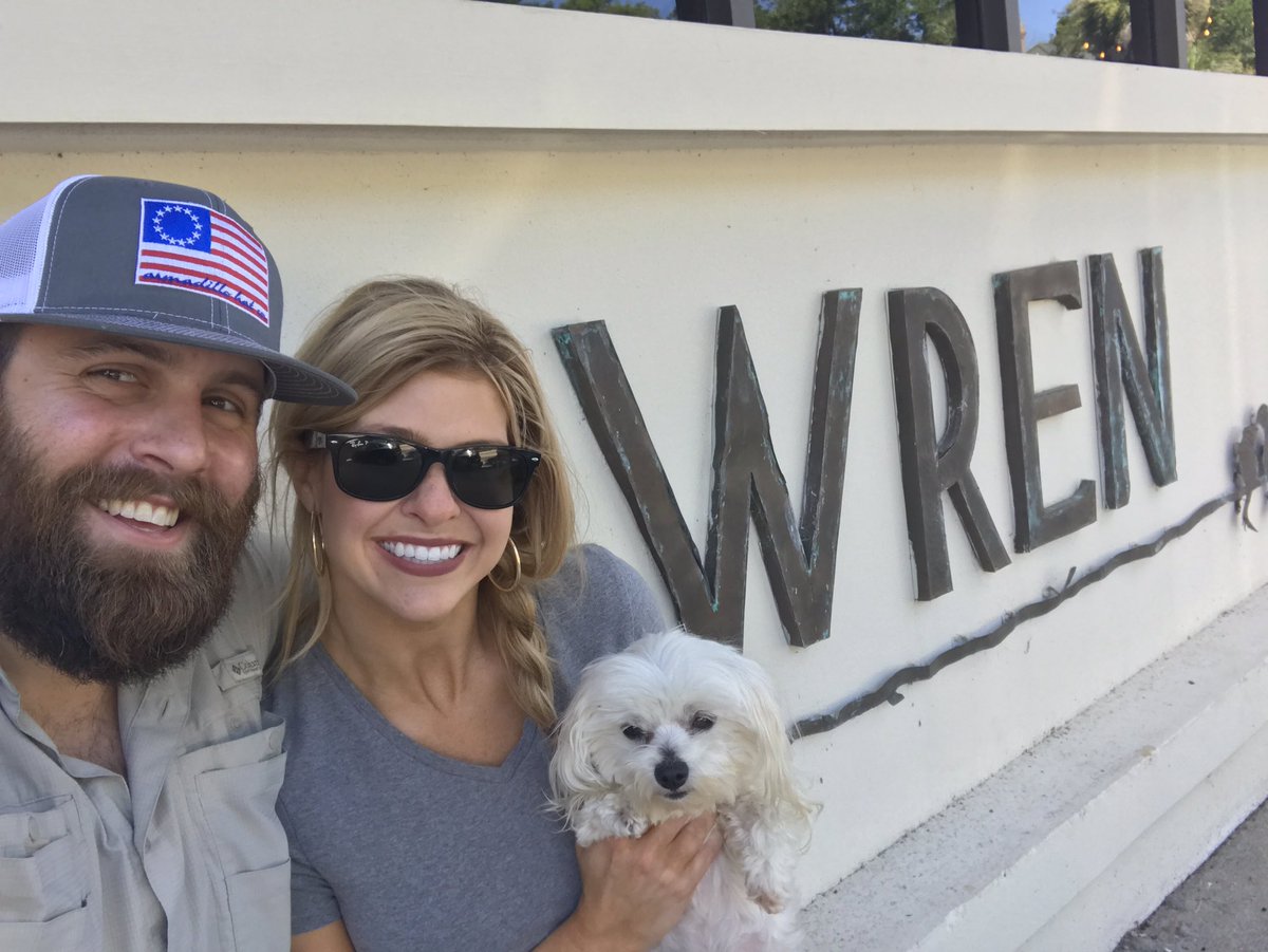 NikkiDeeRay's tweet photo. This place is "calling our name"... #GotToLovePuns #PunHun #monogrameverything #SC #EastCoastLiving #DavidForgotToTellMeWeOwnedARestaurant https://t.co/WmUzidQpX0