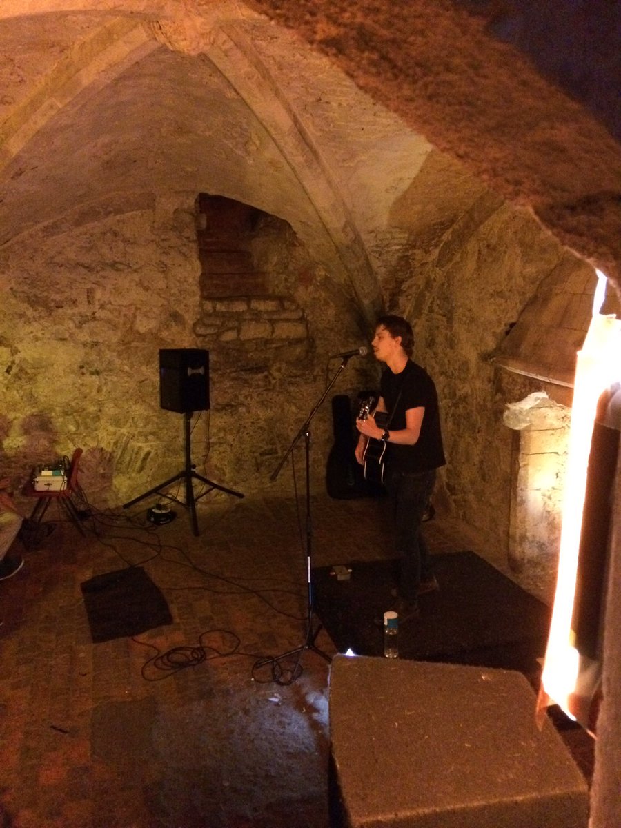 Secret_Showcase's tweet photo. Jon Dearing on stage now! #secretshowcase https://t.co/ia2CXwwn2A