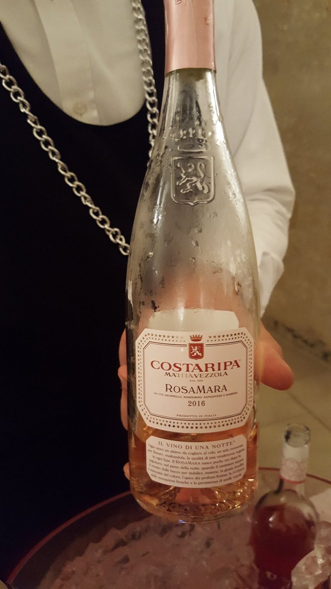 Winedetector's tweet photo. E naturalmente... "Rosamara", il #Vino di una Notte della sempre ottima @costaripa #rosé #rosée #rosato #winelovers #rosèxpo #Lecce https://t.co/ami7K1FdPm