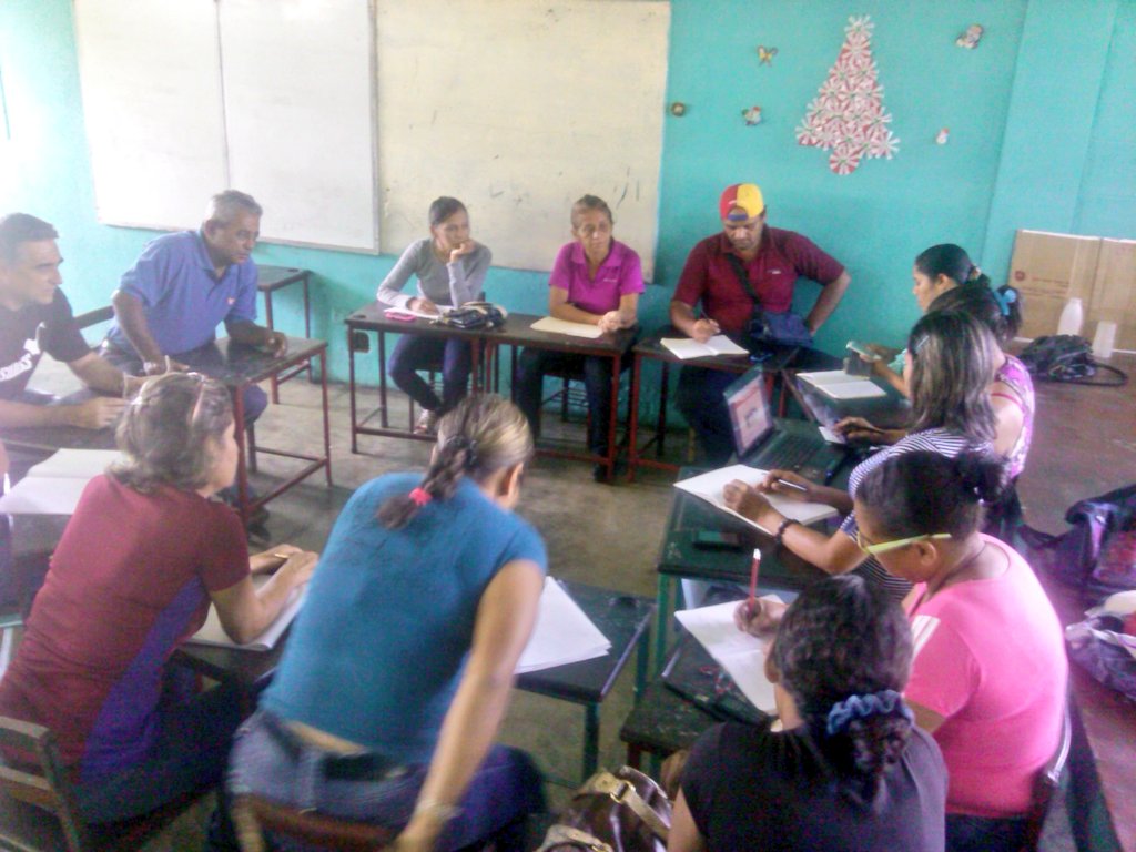 clifmaguablanca's tweet photo. Ecosocialismo = Garantía del Futuro #SabadoPedagogico #AguaBlanca #Portuguesa  @ZEPortuguesa @MPPEDUCACION @FORMACION_DOC @victormarxista https://t.co/QXfC0eEsfn