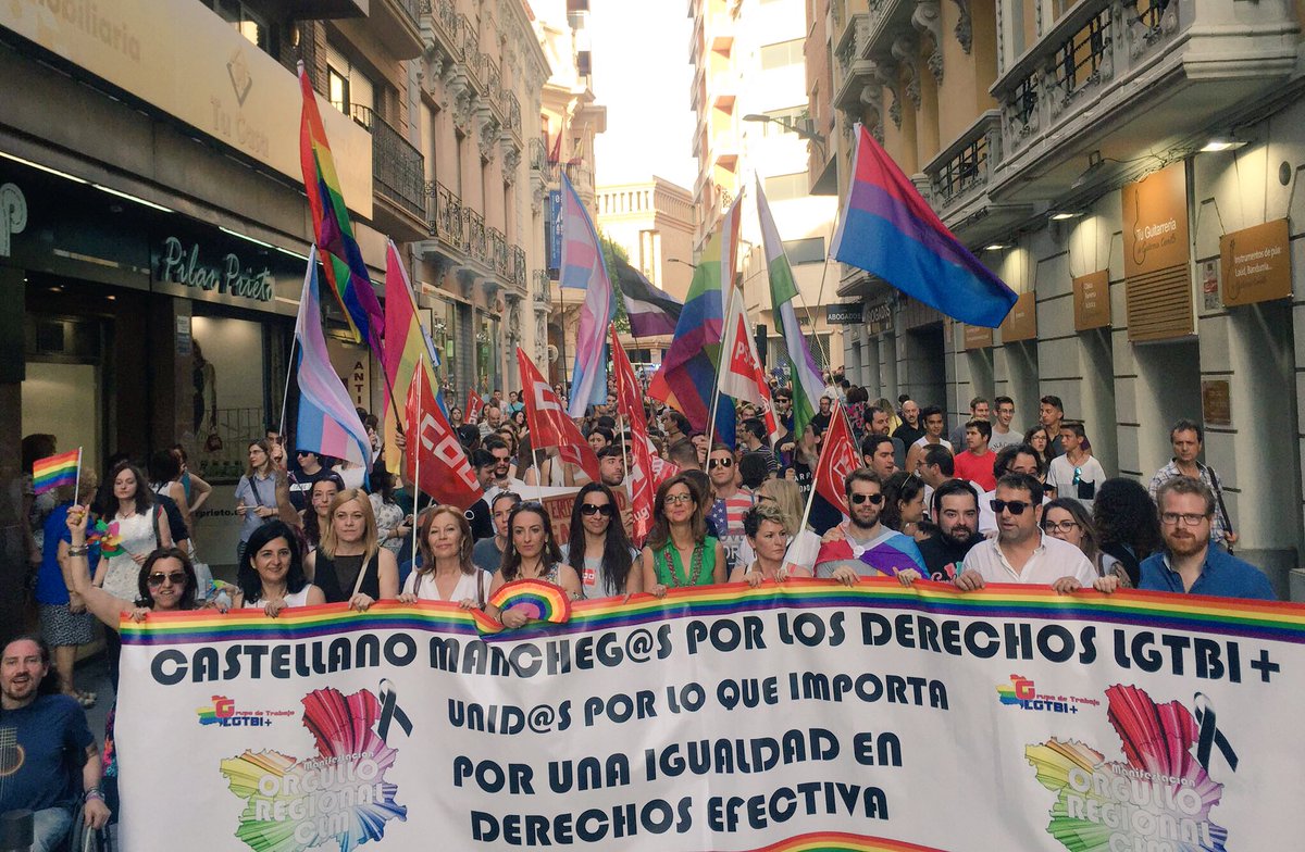 Dela_sama's tweet photo. Un millón de gracias, no quepo de #Orgullo por mi tierra. Viva #CLM Gracias a las más de 500 personas asistentes al #OrgulloCLM2017 #LGTBI https://t.co/tUpPyfb4n5