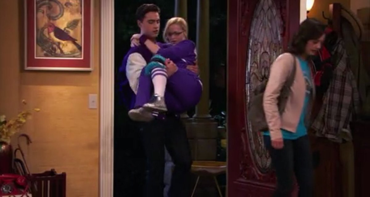 The time I hurt my knee diggie was right there for me to help