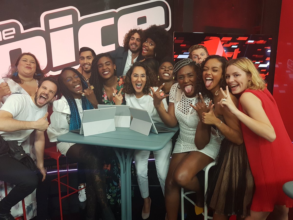En V room avec nos potos ❤ #thevoice6 #enjaillement  <a href="/TheVoice_TF1/">The Voice ✌️</a> <a href="/nikosaliagas/">Nikos Aliagas</a>