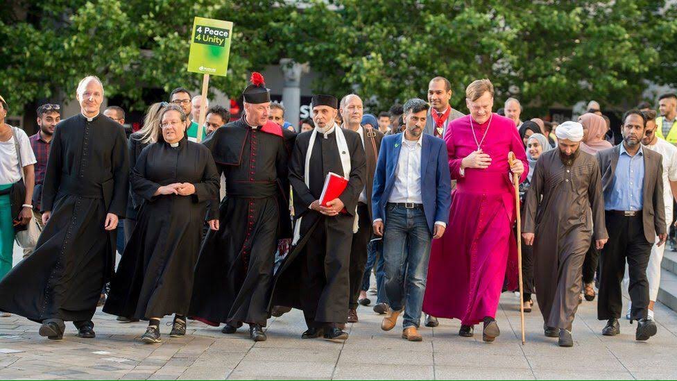 PeterHeadCBE's tweet photo. Wonderful demonstration of London's diversity and harmony on a multi-faith sunset walk through London this evening, one week on. https://t.co/OS1MtOQ99G