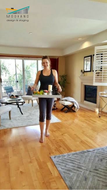 ModianoDesign's tweet photo. Lead Designer Aggie is never afraid to roll up her sleeves to get the job done like in this Brentwood staging project. #StagedByModiano https://t.co/Uni8mjWbll