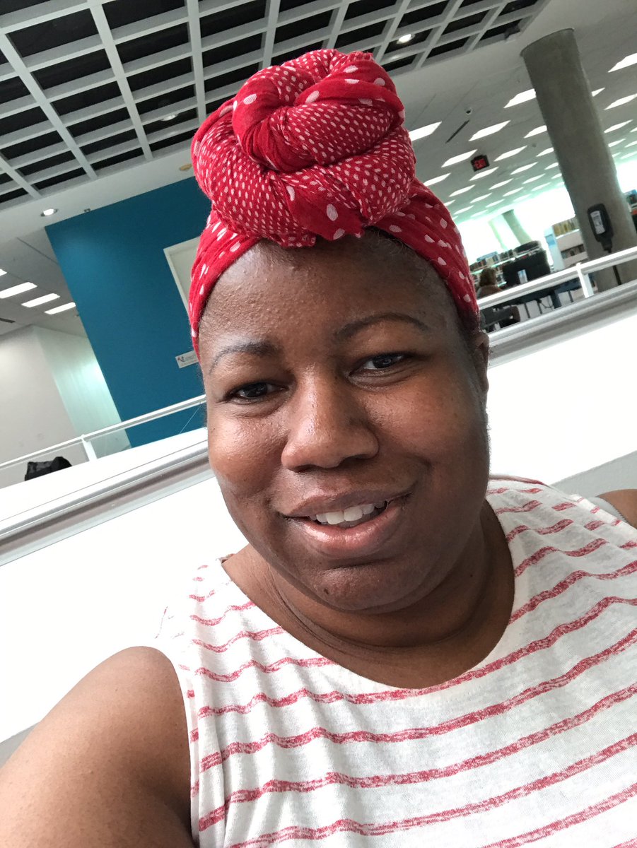 PaisleyPerspect's tweet image. Enjoying sounds of acoustic guitar here @accessfreely #RichlandLibrary. Renovation of floors 1, 2, 3 are done. #SupportLocalLibraries
