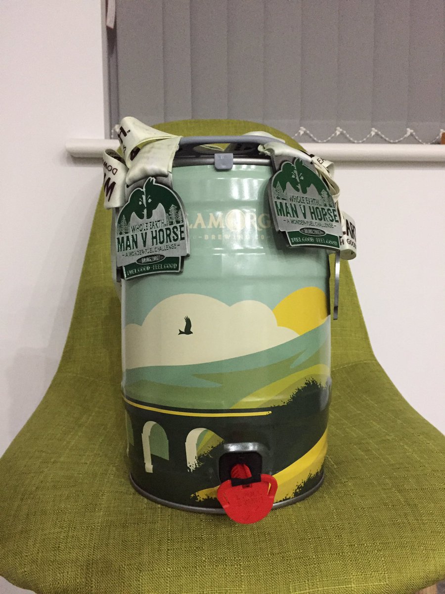 OwMorris's tweet photo. Thanks @GlamBrewingCo for the rehydration after @ManVHorse from 4 thirsty men 👍@ppwps @steffangwynne @runninghow https://t.co/XWLBI6Er08