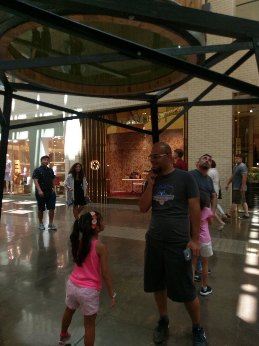 pearlsofwisdomo's tweet photo. Families enjoying the Walk Stem Tour and children asking questions. Great job Walk Stem. #iwalkstem @bigthought https://t.co/6HLDNRzyTT
