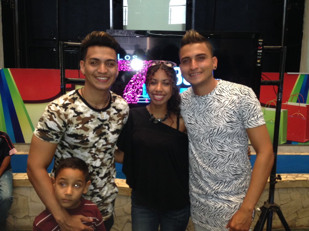 bigparty889fm's tweet photo. Gracias a @ElkiyAnthony por su presencia en el mes aniversario de nuestra estación #Los7DeBigParty #Cumaná https://t.co/osHSgd9hzh