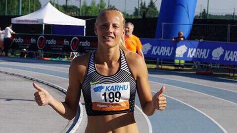 Sharonabakker's tweet photo. 🆙In 2014 liep ik tijdens de @FBKGamesHengelo voor het eerst onder de 13 sec. Morgen zijn we daar weer terug! #nike #fbkgames https://t.co/3QVYHAsKkv