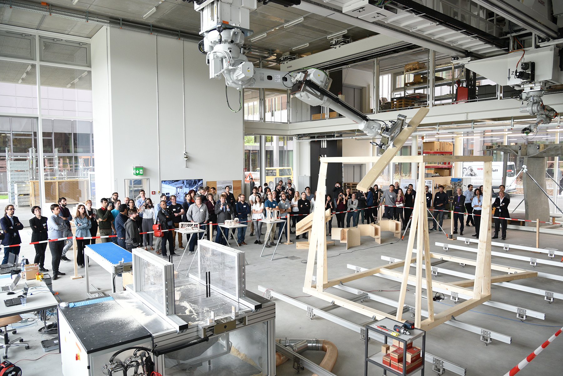 Randy Deutsch on Twitter: "The Robotic Fabrication Laboratory at Zurich in action https://t.co/QPgWIAiEbe #AEC #Robotics #Robots https://t.co/EVLoiHaKm6" / Twitter