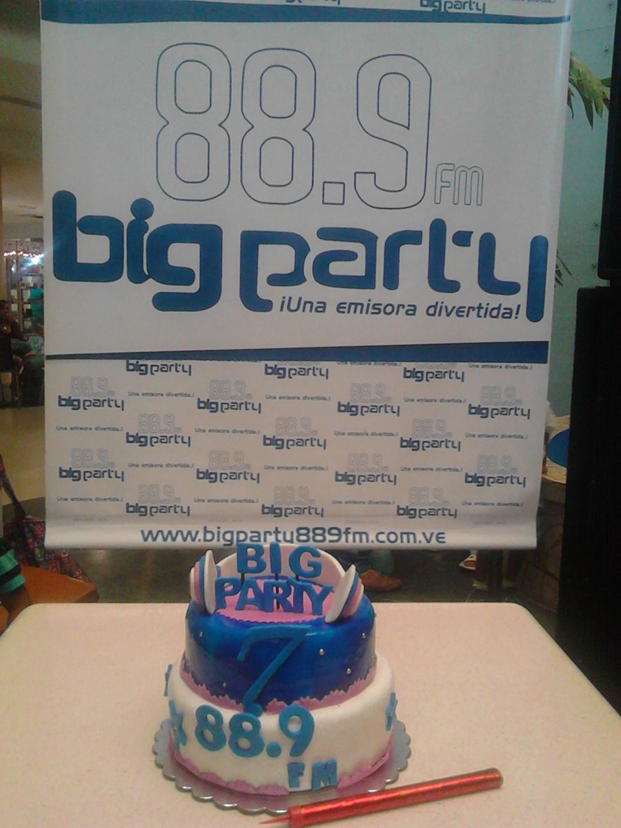 bigparty889fm's tweet photo. Esta #divertida y #Deliciosa torta para #Los7DeBigParty la hizo "Variedades Romart"| #Cumana #Aniversario #Cumpleanos #Musica #Fiesta https://t.co/vIXxGe05Qz