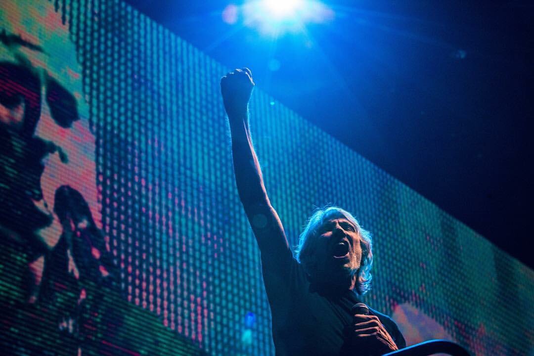 rogerwaters's tweet photo. See you tonight, Oakland! @OracleArena #usandthemtour #rogerwaters https://t.co/4UgbW6CXma
