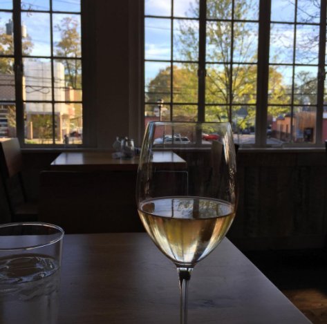 ScoutOakhurst's tweet photo. It’s always a good time to “wine”. 🍷  📷: lindadawnstone https://t.co/6fwlhPGgTH