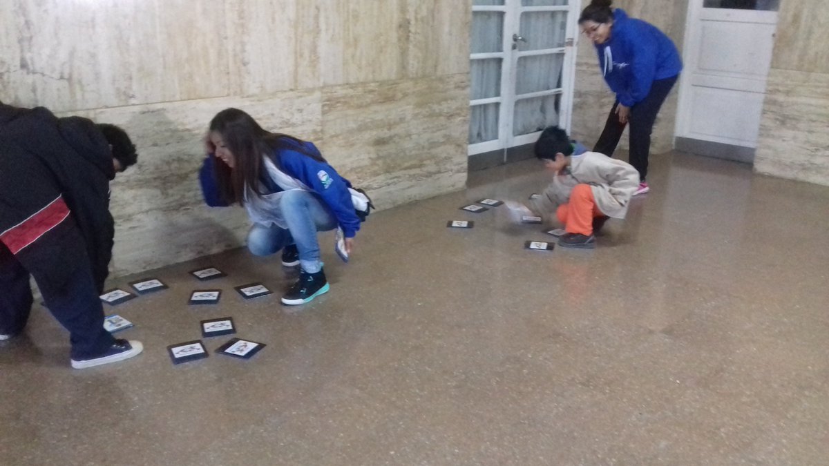 lubassi's tweet photo. @EqInterdiscEA haciendo juegar a los chicos de #EscuelasAbiertas #HogarEscuela @AZCNFERNANDEZ @FanjulGabriel @fguillesaavedra https://t.co/y8SkZQYxUB