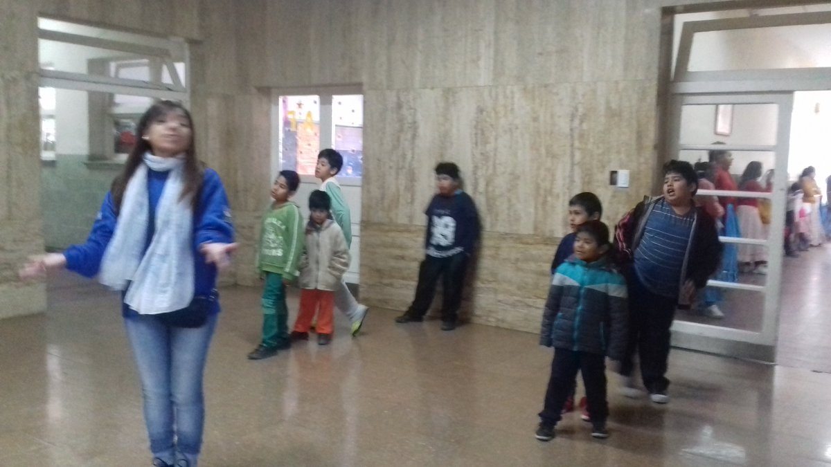 lubassi's tweet photo. @EqInterdiscEA haciendo juegar a los chicos de #EscuelasAbiertas #HogarEscuela @AZCNFERNANDEZ @FanjulGabriel @fguillesaavedra https://t.co/y8SkZQYxUB