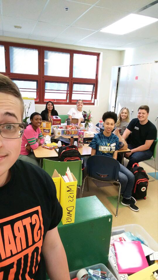 _MissWilla_'s tweet photo. #Trevitt #EastSide #WeMadeBetterHappen https://t.co/RDaodOf3Cc