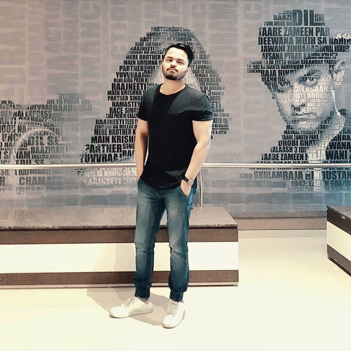 shrohit89's tweet photo. #Starboy.. the guy on the right @aamir_khan 
#bollywood #cinema https://t.co/TUcOdMb9lX