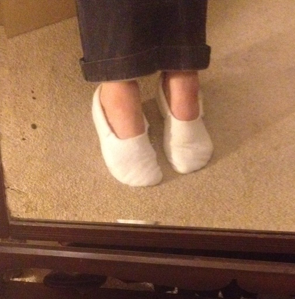 artefactoid's tweet photo. After a long break, ridiculous felt slippers for Cobbler & #50Badges4AbortionRights is my extremely slippy #happythingaday -Cobblers indeed! https://t.co/addflnCapA