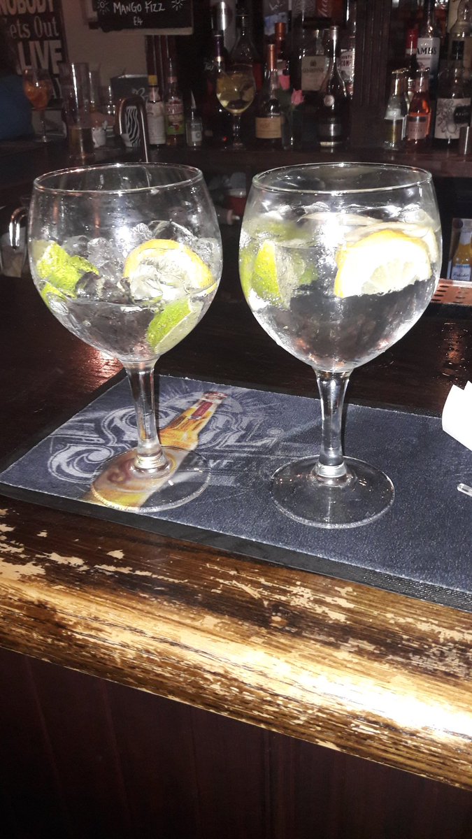 anthonytdempsey's tweet photo. It's turning into a #gintastic #ginathon https://t.co/8pqCwOAJCV