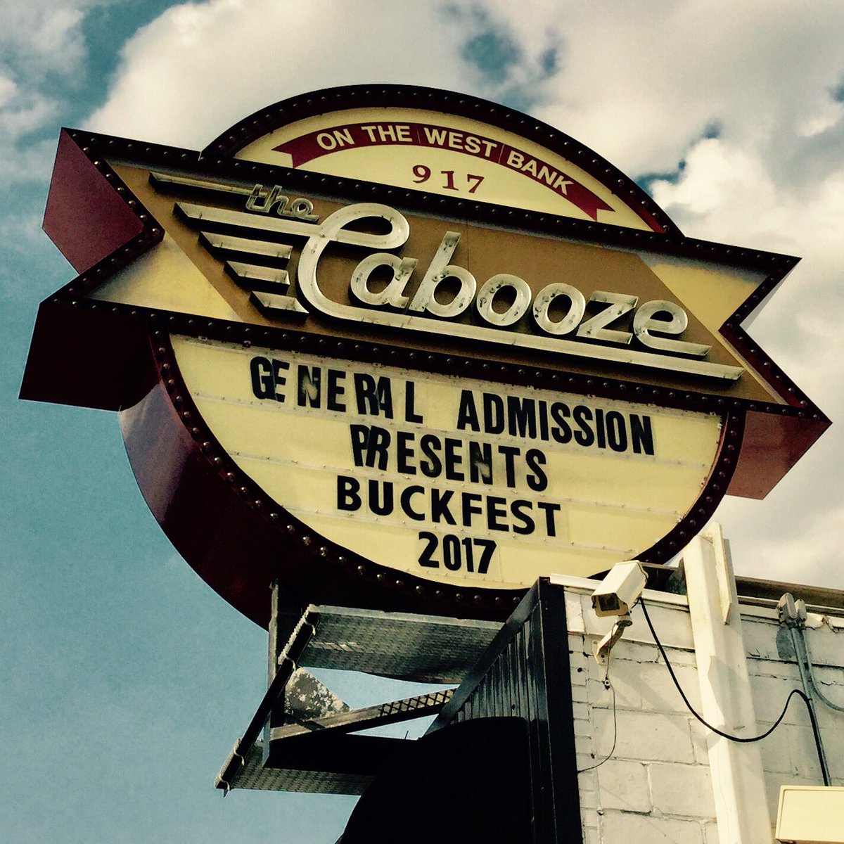 johnny_barnes's tweet photo. Sign's a lil f'd up, but you get it: @GAmpls + @BuckfestMN tonite! https://t.co/j8zEBFKODz