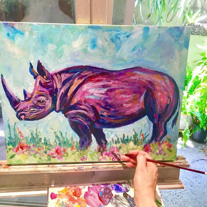 CorinneHaig's tweet photo. Painted this #rhino for a #fundraiser tonight in LA. #savetherhino #savetherhinos #istandwithmypack #artstudio #artist #endangeredanimals https://t.co/ioMbwTNHWB