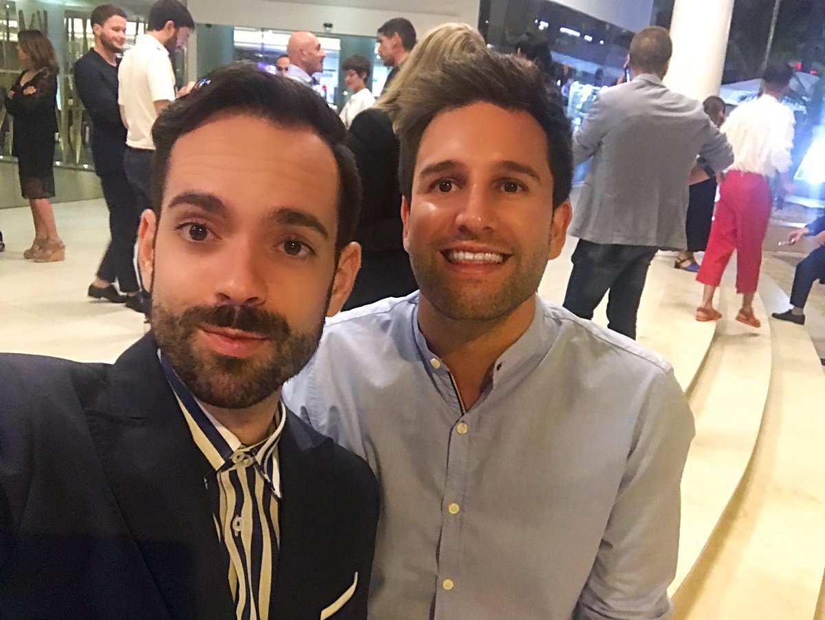 Ignacionate's tweet photo. En la gala de los #PremiosAT en @ArtsTenerife de la mano de @TurismoArona #ArnCulturePride @canarias_es https://t.co/8l5tToEUvG